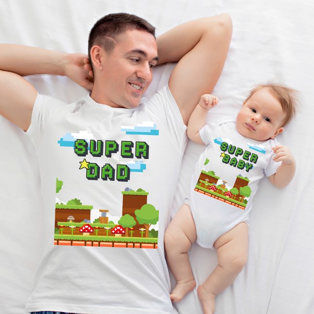 Camiseta Nuestro primer Día de los Padres: Nuevo Padre y Ma (Subido por el creador)