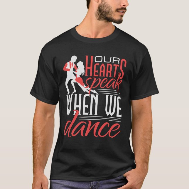 Camiseta Nuestros corazones hablan cuando bailamos salsa (Anverso)