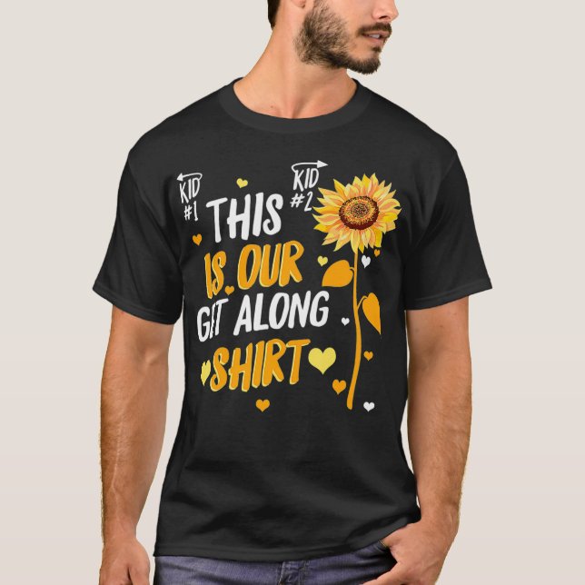 Camiseta Nuestros hermanos se llevan bien haciendo coincidi (Anverso)