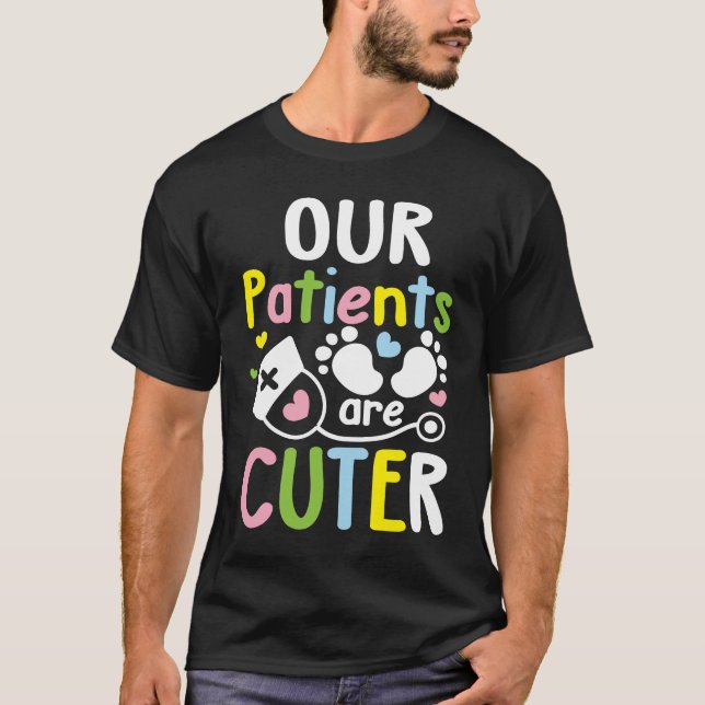 Camiseta Nuestros pacientes son más cortos - Enfermeras ped (Anverso)