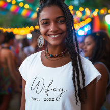 Nueva Esposa "Wifey" Simple y Elegante Letra Año E