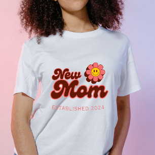Camiseta Nueva mamá, año personalizado de flores rosadas re