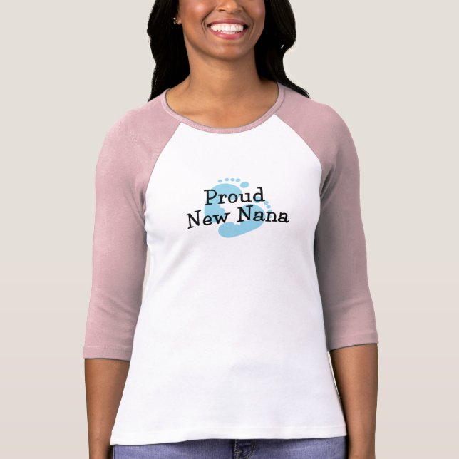 Camiseta Nuevas huellas orgullosas del bebé de Nana (Anverso)