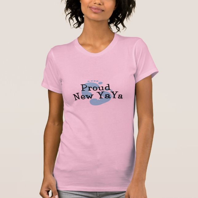 Camiseta Nuevas huellas orgullosas del bebé de Yaya (Anverso)