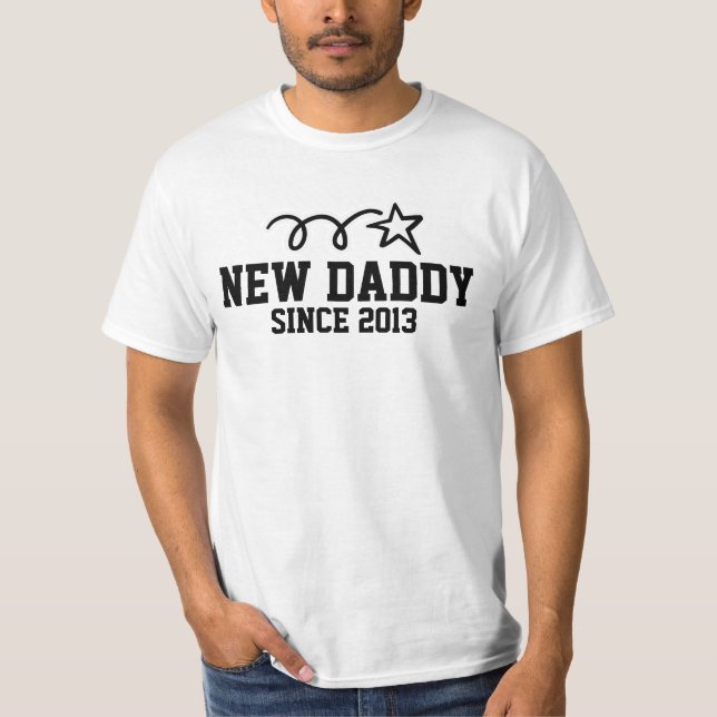 Camiseta Nuevo Papá | Año y texto personalizables (Anverso)