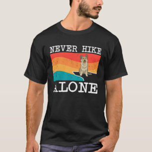 Camiseta Nunca Camine Sola Berger Picard Senderismo gráfico