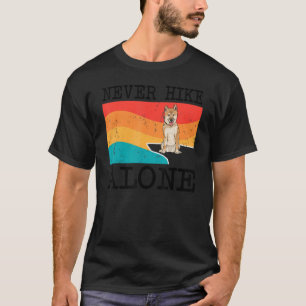 Camiseta Nunca Camine Sola Shiba Inu Senderismo Gráfico