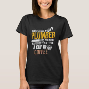 Camiseta Nunca Confiar en que no se le ofrezca café Pipefit