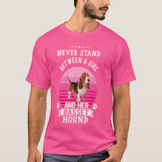 Camiseta Nunca Estar Entre Una Chica Y Su Basset Tricolor
