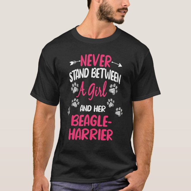 Camiseta Nunca Estar Entre Una Chica Y Su Beagle Harrier (Anverso)