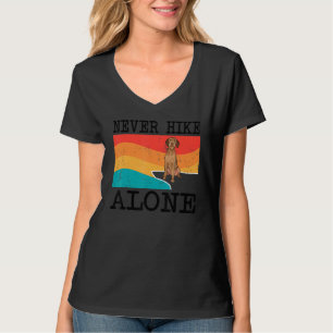 Camiseta Nunca Hikes Solo Vizsla de Pelo Cabeludo Gráfico