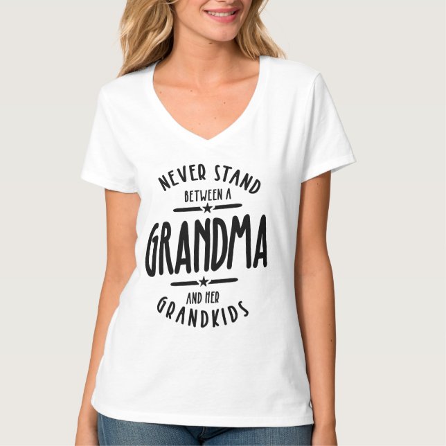 Camiseta Nunca se interponga entre una abuela y sus nietos (Anverso)