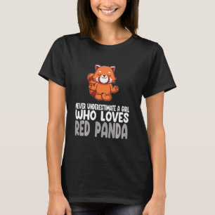 Camiseta nunca subestimar a un chica que ama el panda rojo