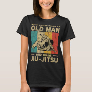 Camiseta Nunca Subestimar A Un Viejo Hombre BJJ Brasileño J
