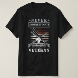Camiseta nunca subestimar el poder de los veteranos