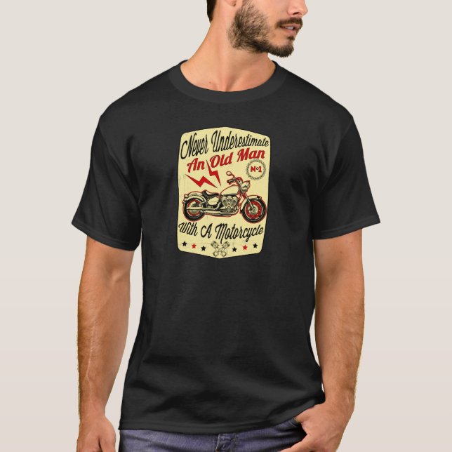 Camiseta Nunca subestime a un viejo hombre con una (Anverso)