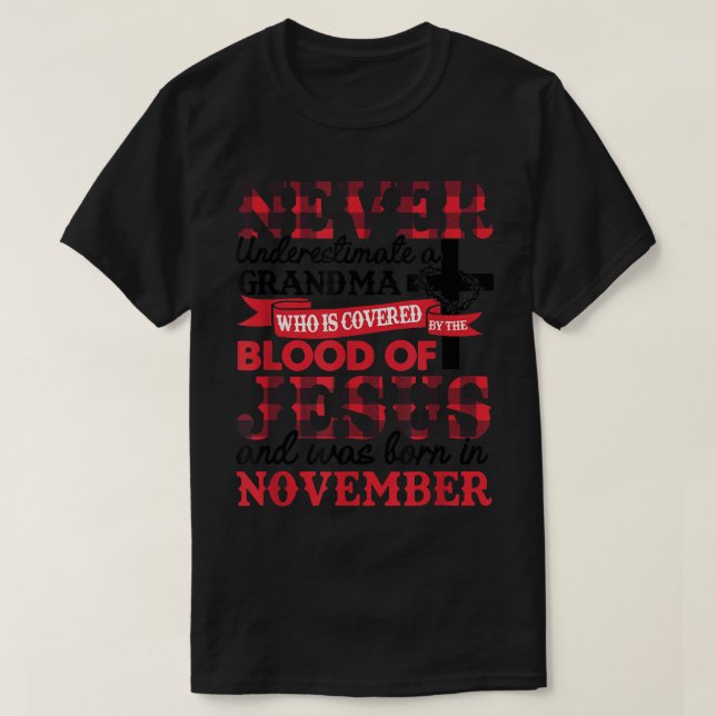 Camiseta Nunca Subestimes A La Abuela Noviembre Cumpleaños  (Diseño del anverso)
