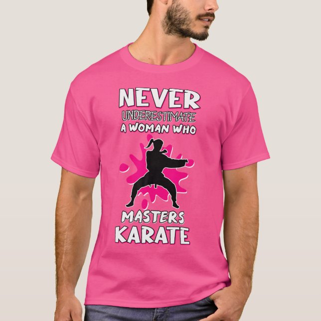 Camiseta Nunca subestimes a las mujeres que maestran en la  (Anverso)