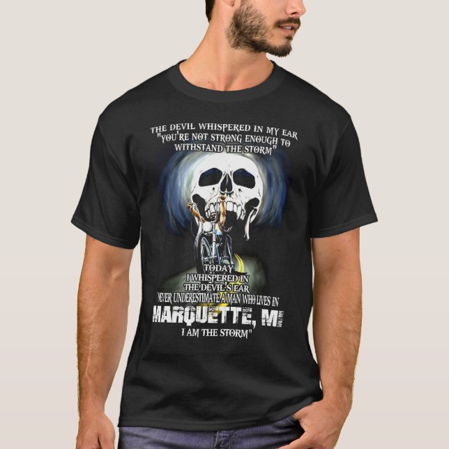 Camiseta Nunca subestimes a MARQUETTE MI Man (Anverso)