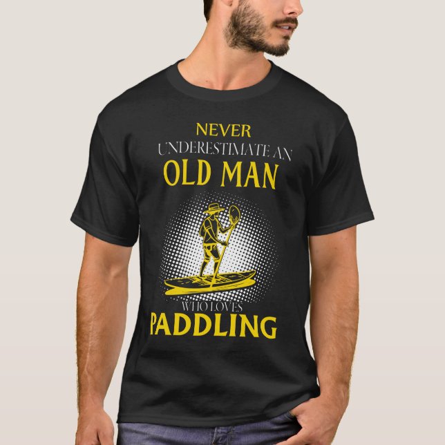 Camiseta Nunca subestimes a un anciano que ama a repartir (Anverso)