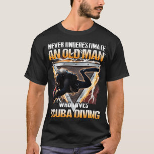 Camiseta Nunca subestimes a un anciano que ama a scuba div