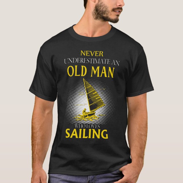 Camiseta Nunca subestimes a un anciano que ama la vela (Anverso)