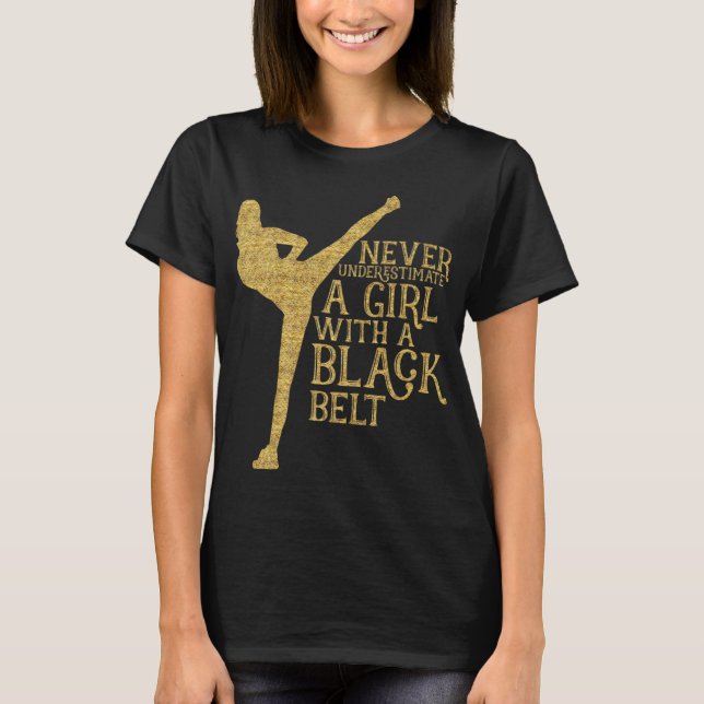 Camiseta Nunca subestimes a un Chica con un regalo de cintu (Anverso)
