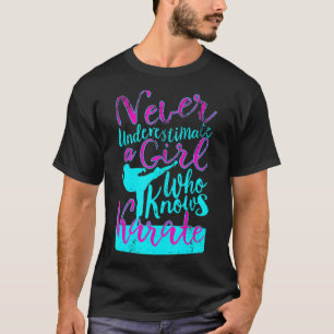 Camiseta Nunca subestimes a un Chica que conoce la cita de 