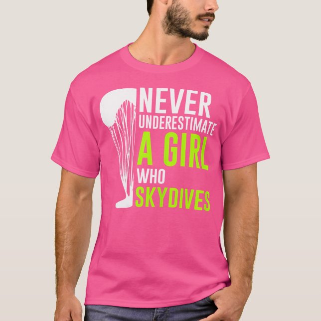 Camiseta Nunca Subestimes A Un Chica Que Esparce Un Cielo D (Anverso)