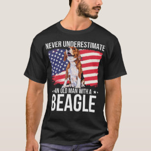Camiseta Nunca Subestimes a un Hombre Mayor con un Beagle
