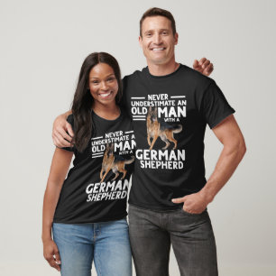 Camiseta Nunca Subestimes A Un Hombre Mayor Con Un Perro
