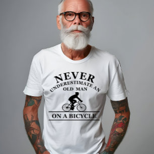 Camiseta Nunca Subestimes a un Hombre Mayor en una Biciclet