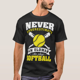 Camiseta Nunca Subestimes a un Hombre Mayor que Juega Softb