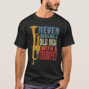 Camiseta Nunca Subestimes A Un Viejo Con Un Funn De Trump