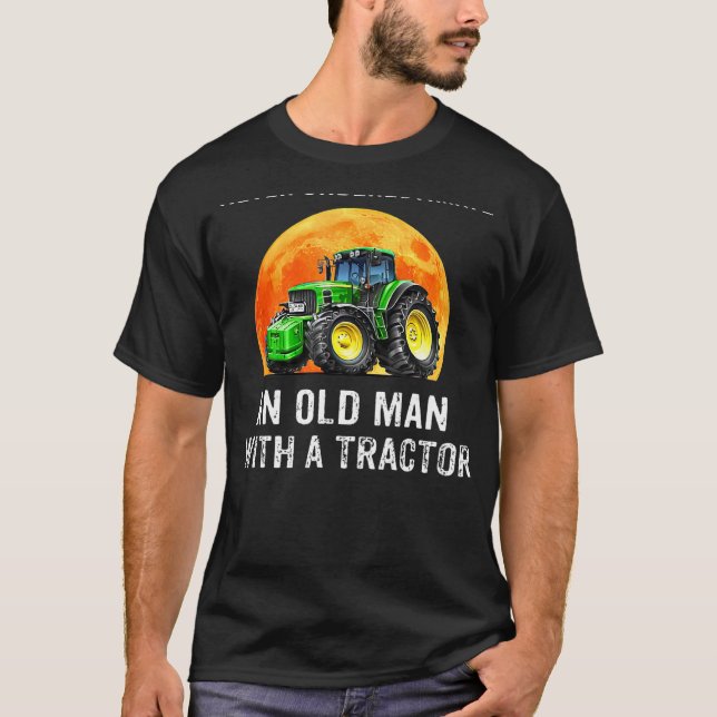 Camiseta Nunca Subestimes A Un Viejo Con Un Tractor (Anverso)