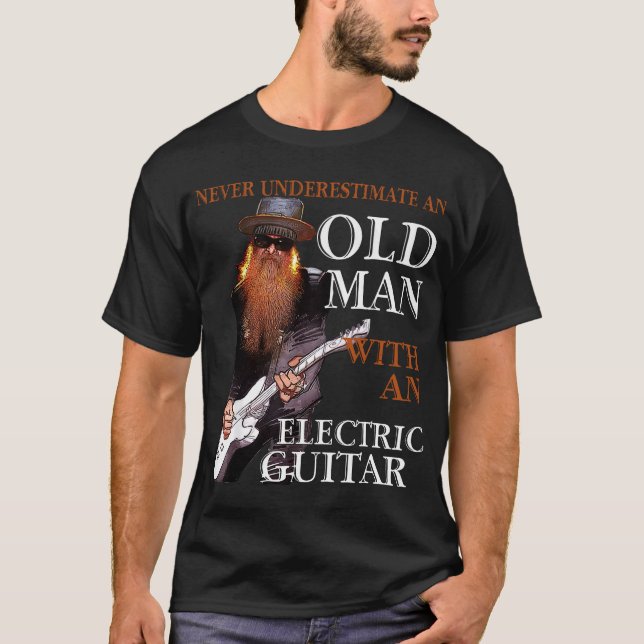 Camiseta Nunca Subestimes A Un Viejo Con Una Guitarra (Anverso)