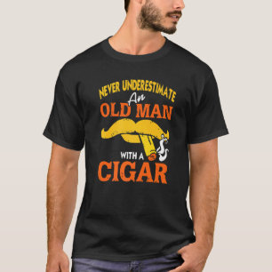 Camiseta Nunca Subestimes A Un Viejo Con Una Presa De Azúca