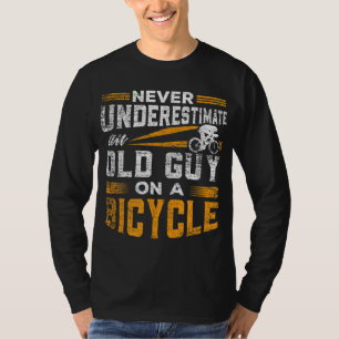 Camiseta Nunca subestimes a un viejo en bicicleta