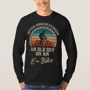 Camiseta Nunca Subestimes A Un Viejo Hombre En Bicicleta El