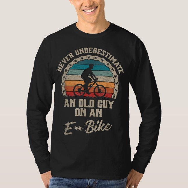 Camiseta Nunca Subestimes A Un Viejo Hombre En Bicicleta El (Anverso)