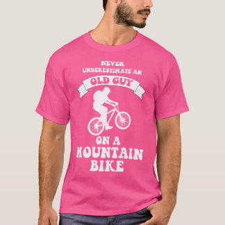 Camiseta Nunca Subestimes A Un Viejo Hombre En Una Biciclet