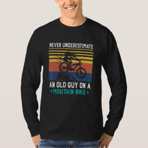 Camiseta Nunca Subestimes A Un Viejo Hombre En Una Biciclet