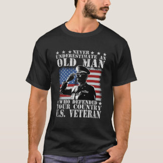 Camiseta Nunca Subestimes a un Viejo que Defendió tu Condad