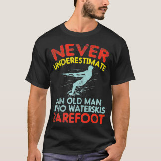 Camiseta Nunca Subestimes A Un Viejo Que Pase Por La Barrer