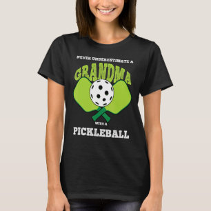 Camiseta Nunca Subestimes A Una Abuela Con Una Pelota De Pi