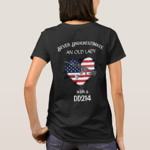 Camiseta Nunca subestimes a una anciana con un DD214