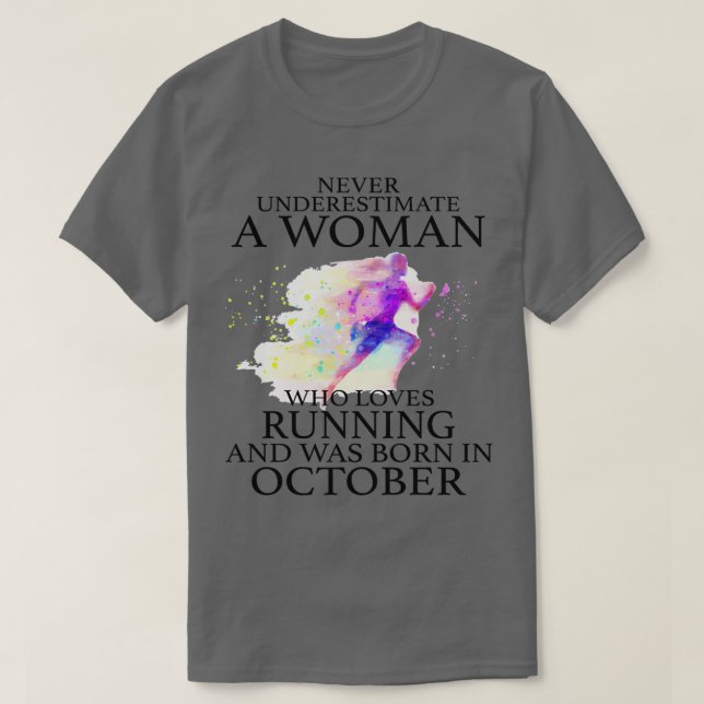 Camiseta Nunca subestimes a una mujer a la que le encanta c (Diseño del anverso)