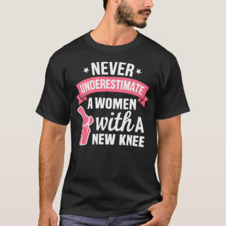 Camiseta Nunca Subestimes A Una Mujer Con Un Nuevo Reemplaz