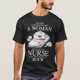 Camiseta Nunca Subestimes A Una Mujer Que También Es Enferm