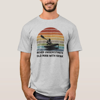 Camiseta Nunca subestimes al anciano con kayak